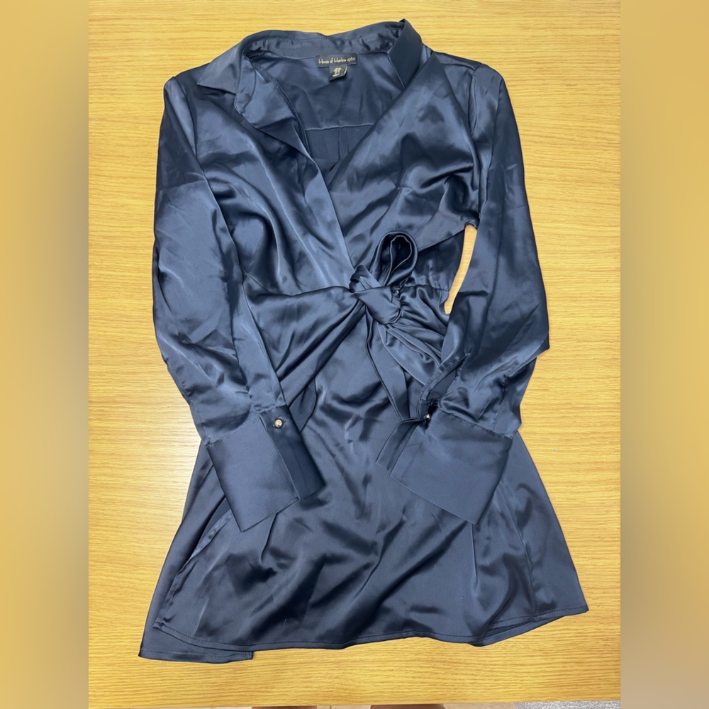 Collared long sleeve mini dress